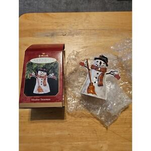 1997 Hallmark Keepsake Ornament "MEADOW SNOWMAN" Pressed TIN By: Linda Sickman